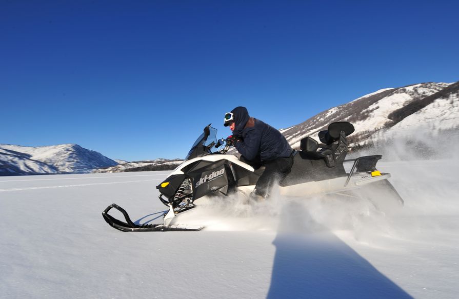 b体育APP-关于空中雪地摩托，雪域中的速度狂欢的信息