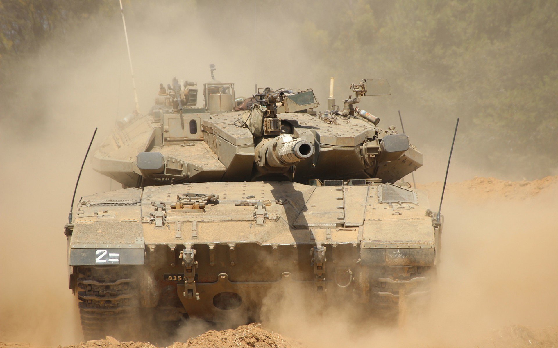 职业球员参与国际训练交流提升技战术水平和视野,业余球员 国家队