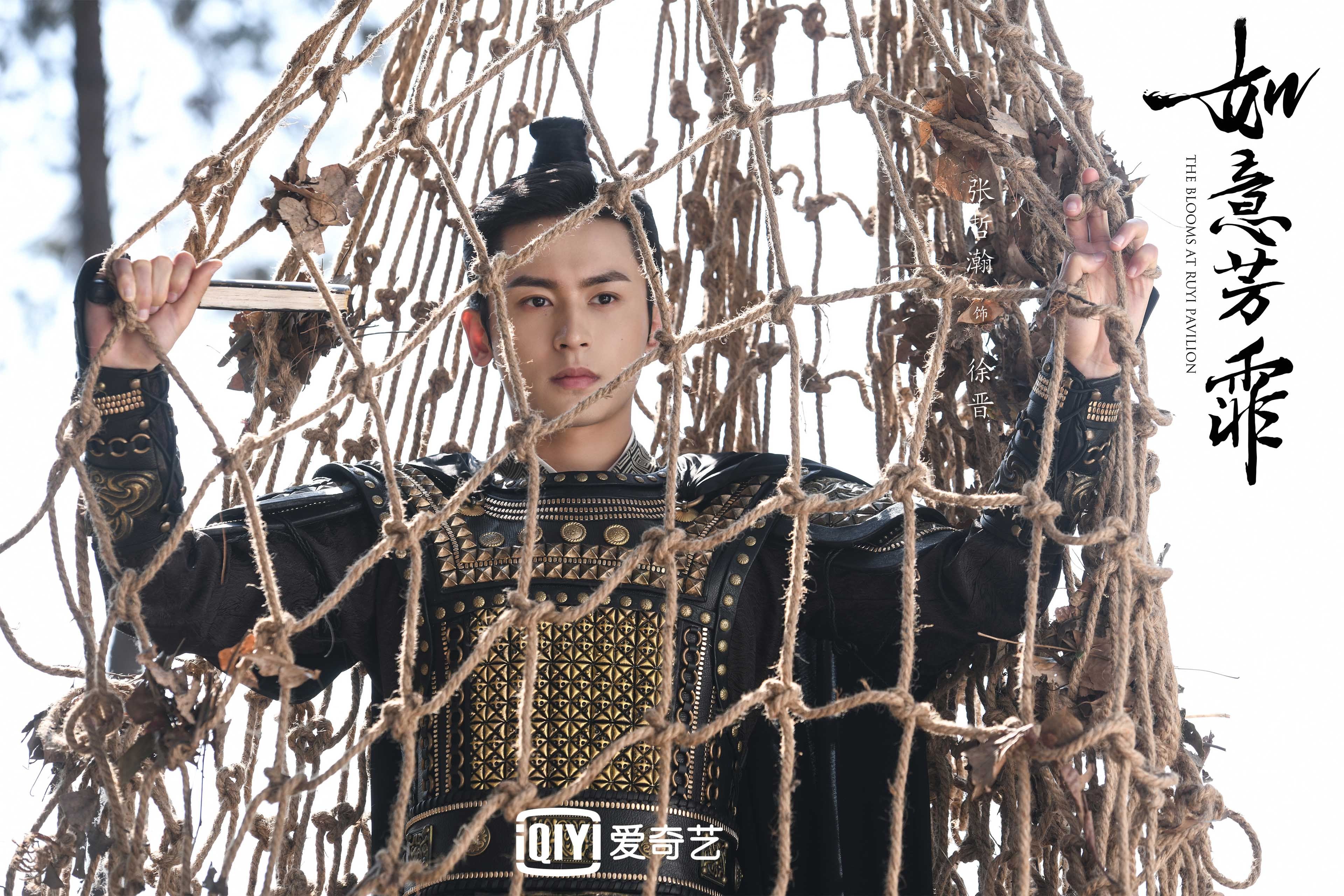 陈佳50米蝶泳半程领先奠定胜局，50米蝶泳成绩